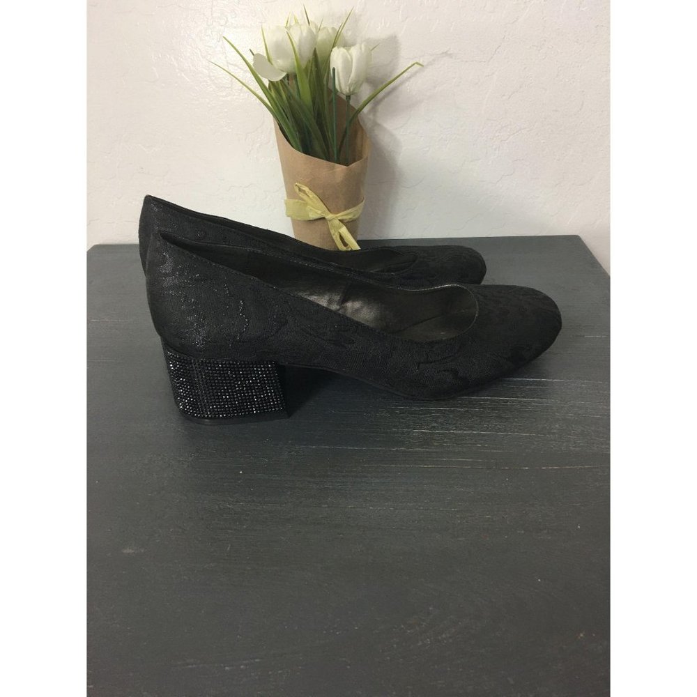 Reaction Kenneth Cole low heels size 9